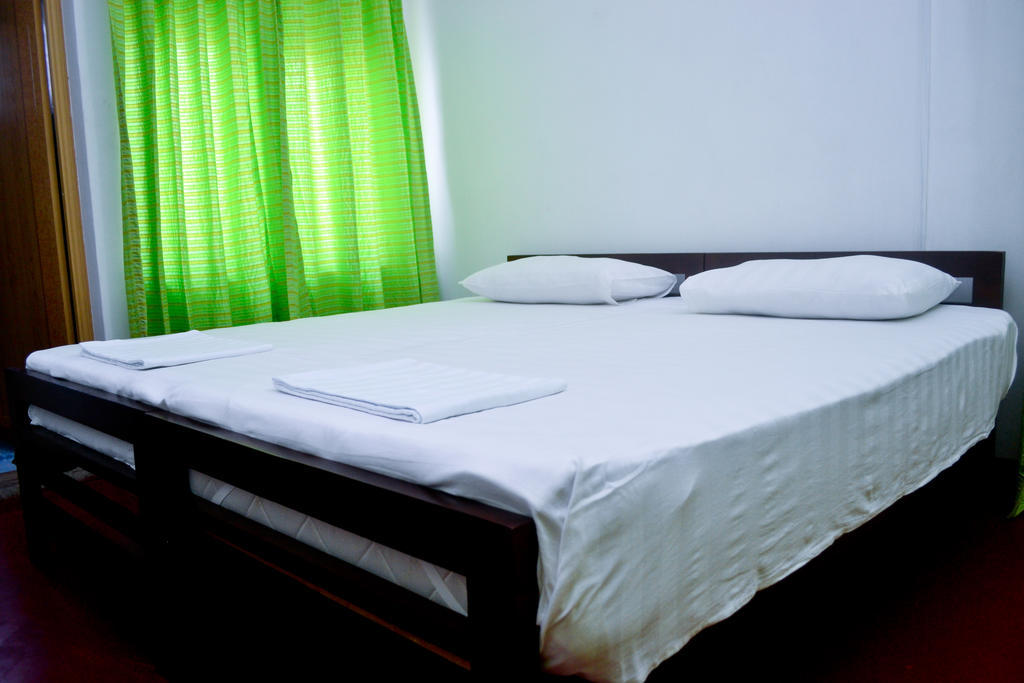 Hamilton House Hotel Негомбо Стая снимка