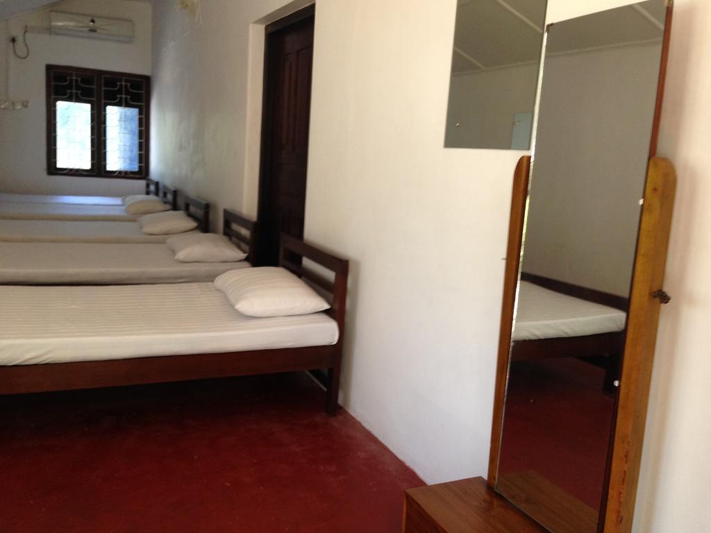 Hamilton House Hotel Негомбо Стая снимка