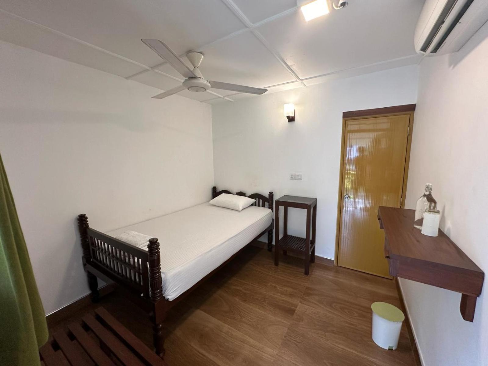 Hamilton House Hotel Негомбо Екстериор снимка