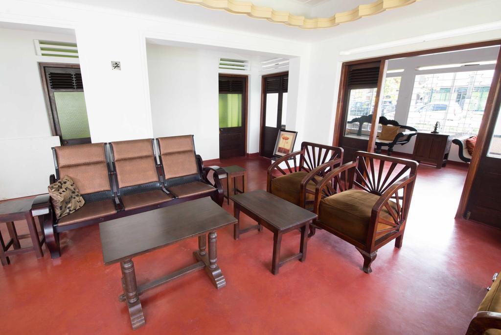 Hamilton House Hotel Негомбо Екстериор снимка